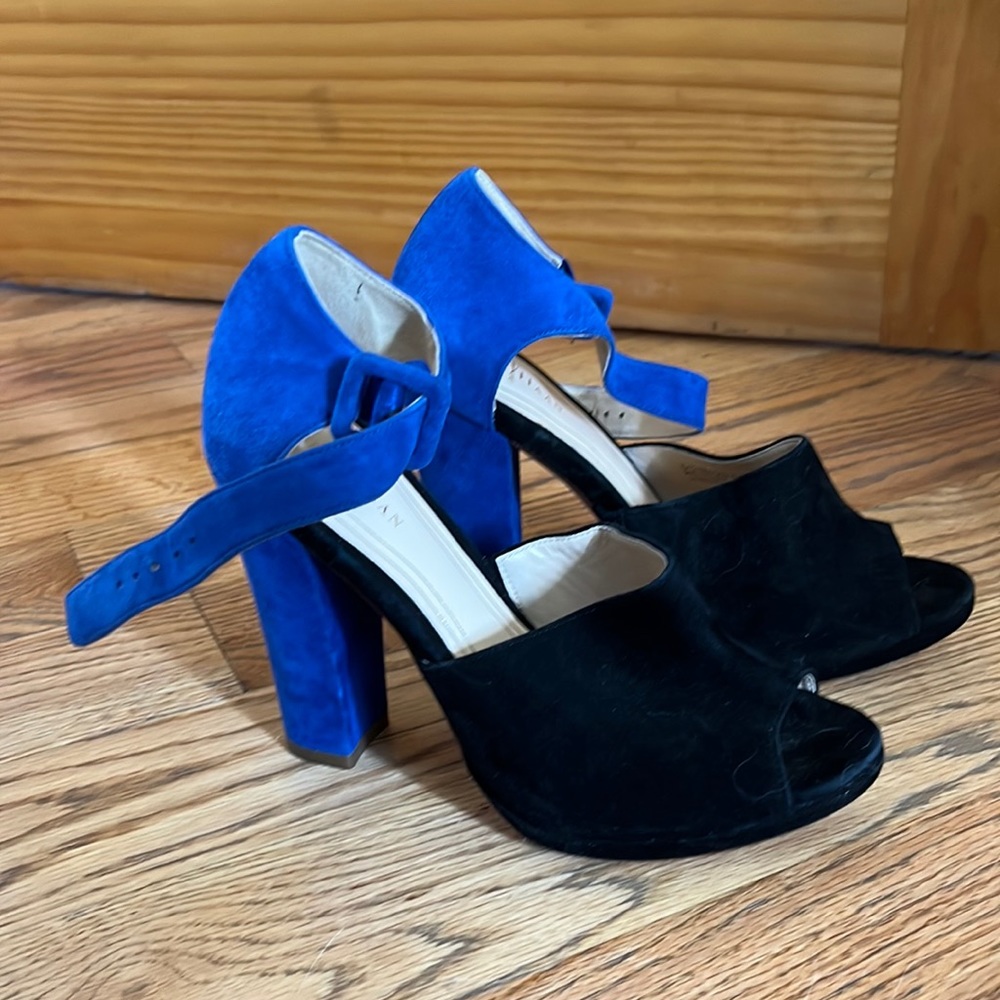 Cole Haan Black and Blue Stacked Heels - 6.5